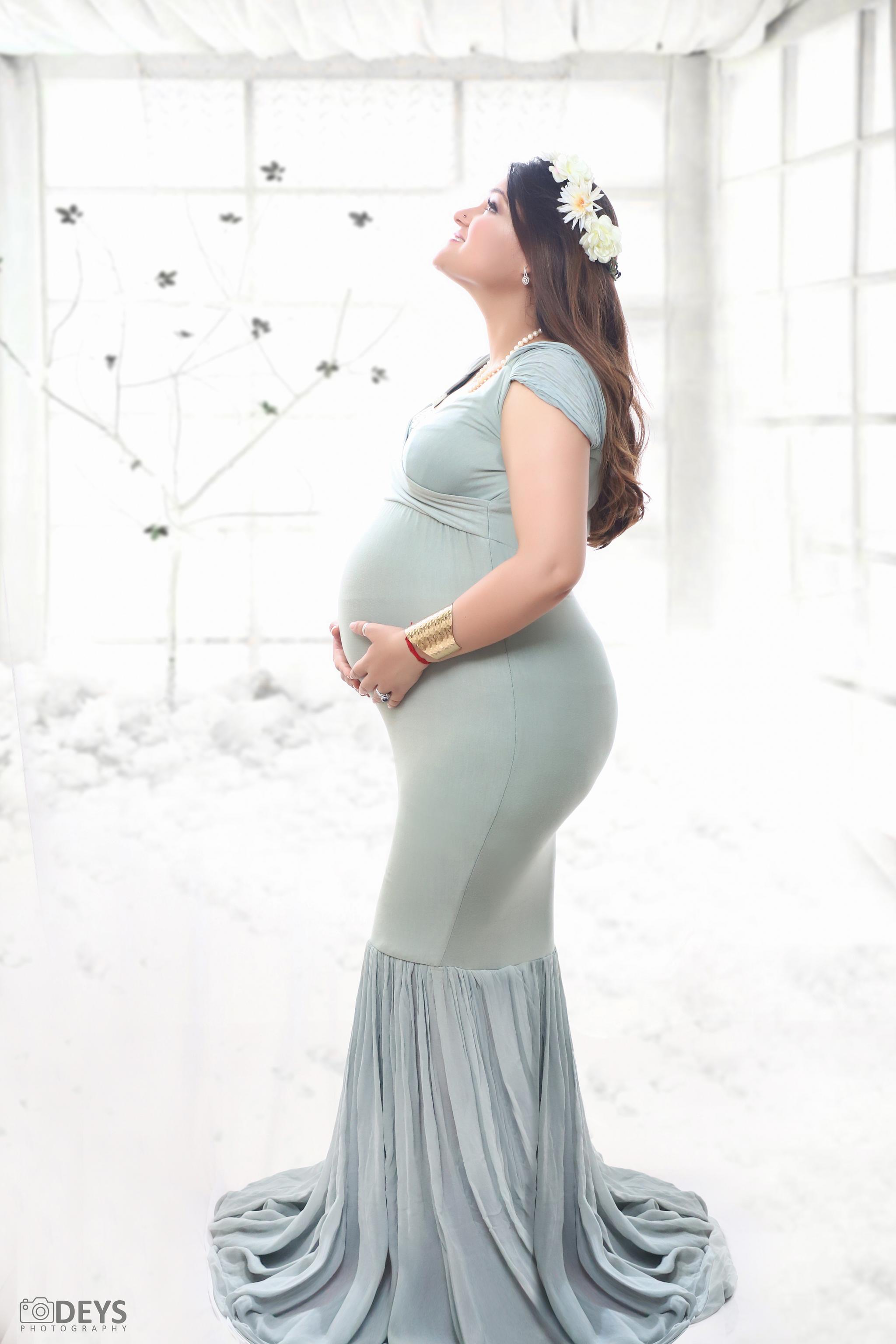 DP003 Light Green Body Fit Pregnancy Gown