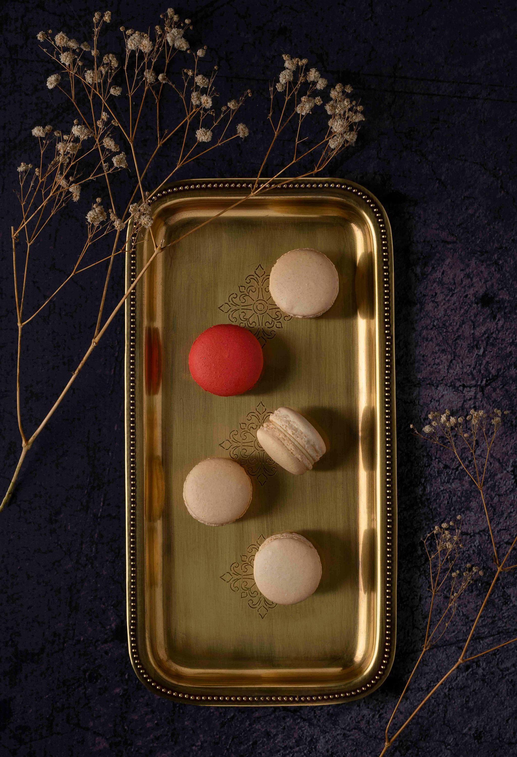 Title: The royal macrons
