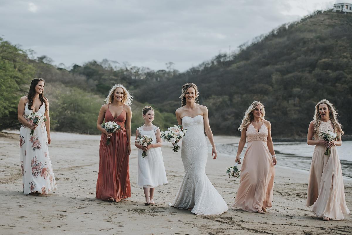 beach wedding photos costa rica