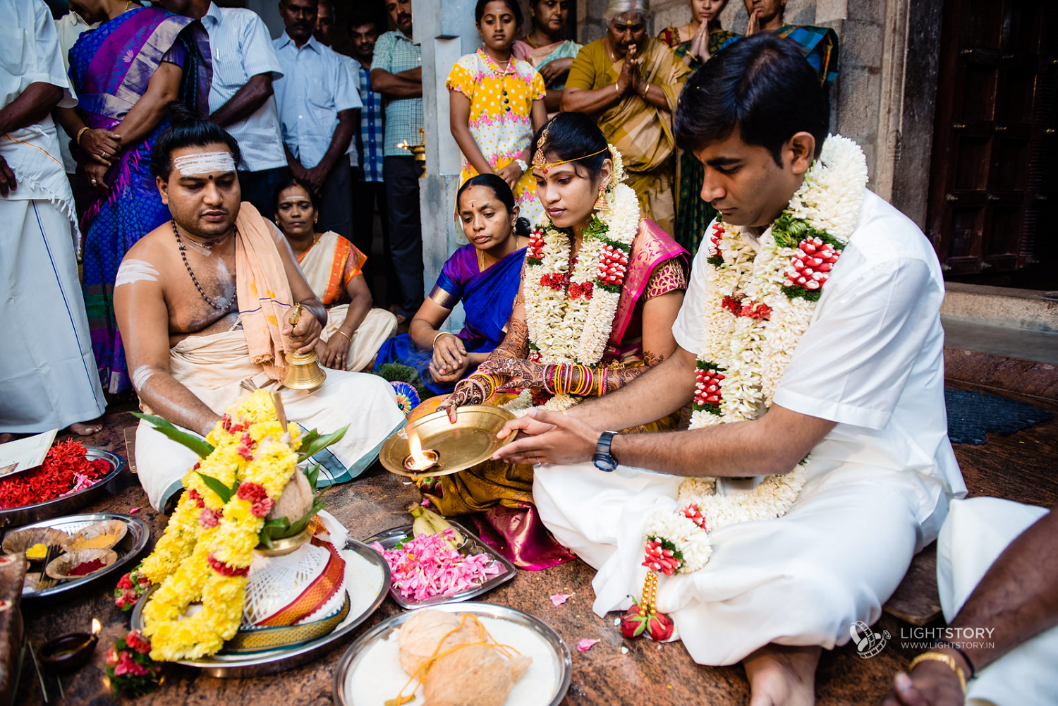 Temple Candid Wedding Photography Coimbatore Temple Candid Wedding Photography Coimbatore