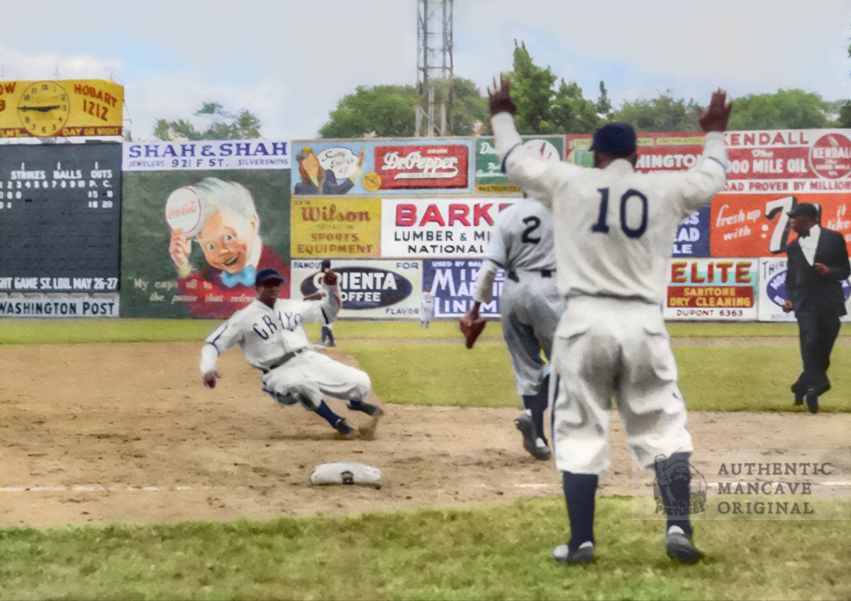 Cool Papa Bell - Homestead Grays (1943)