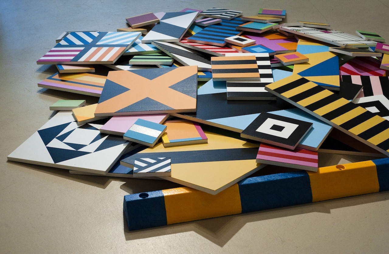 Color, geometry and the expanded field of painting
