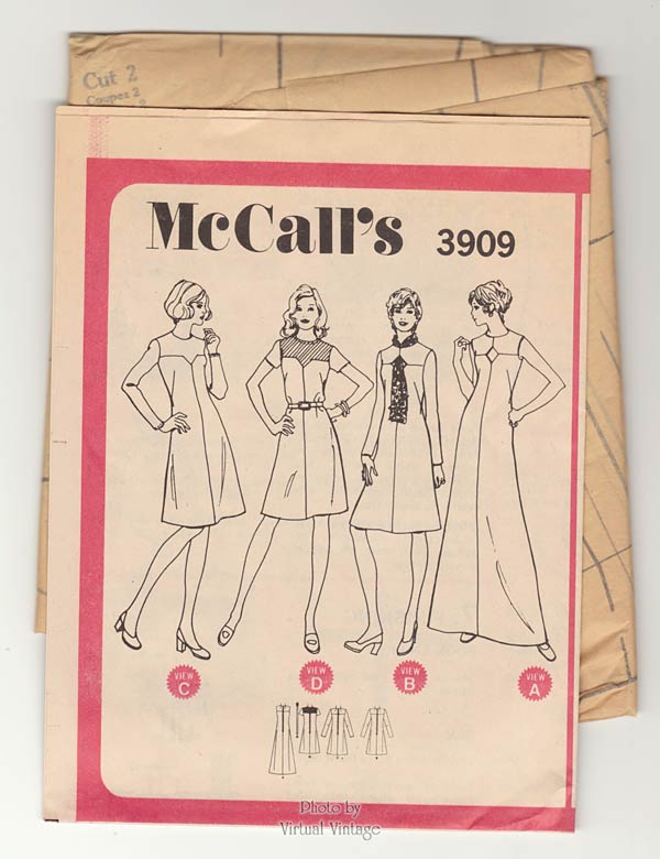70s Dress Pattern McCalls 3909, Keyhole Neckline Dress, Bust 36 Uncut